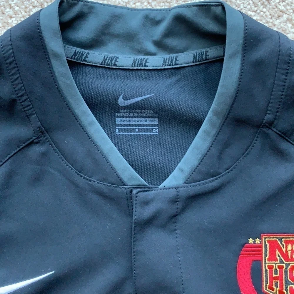 Nike short sleeve pullover